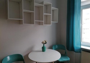 Hostel Tulip - Pokój jednoosobowy nr 2 ze wspólną łazienką i kuchnią