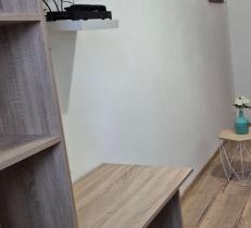 Hostel Tulip - Pokój jednoosobowy nr 2 ze wspólną łazienką i kuchnią