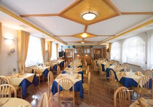 Hotel ∙ Hotel Milano - INCL. LIFT PASS Double room/addl. bed, shower/wc, BB