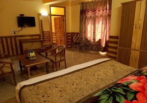 Hotel Monal Residency