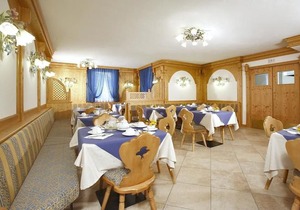 Hotel Mountain Resort Commezzadura