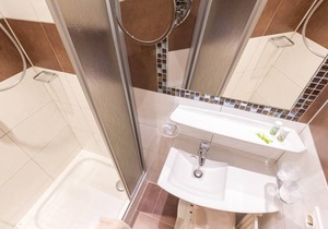 Hotel ∙ Single room, shower, toilet