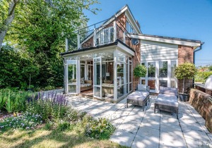 House ∙ 5 bedrooms ∙ 14 guests