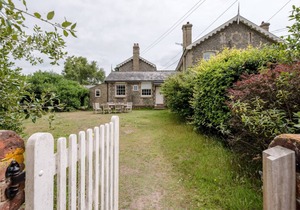 House ∙ 2 bedrooms ∙ 4 guests