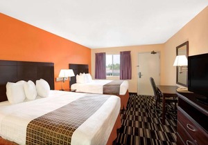 Howard Johnson by Wyndham Modesto Ceres