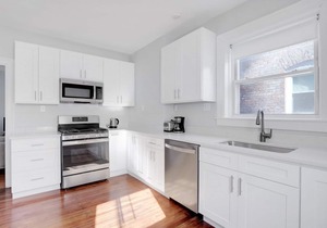 Huge 2b in desirable & quiet area. Near grocery and T-stop by Blueground