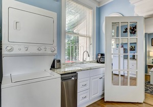 Huge Home in Starland District, Heated Pool Access