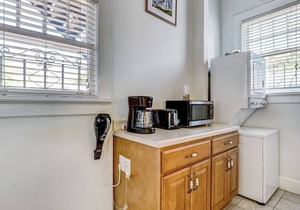 Huge Home in Starland District, Heated Pool Access