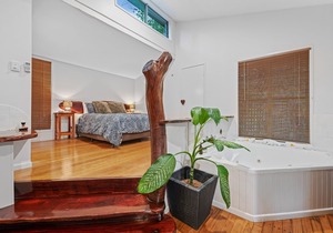 Hunchy Hideaway