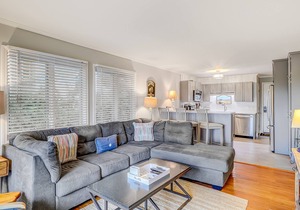 Ideal Island Gem W/Shared Pool, Beach Access, Free WiFi, Private Balcony & More