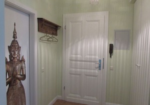 ideal location for the Medienhafen, the banks of the Rhine, the KÖ, the old town and of course the fair