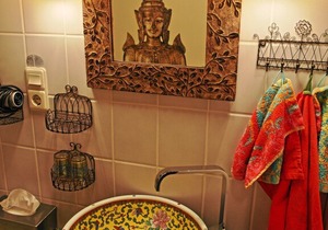 ideal location for the Medienhafen, the banks of the Rhine, the KÖ, the old town and of course the fair