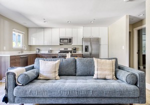 Impeccable Campbell 1BR w/W/D, Pool, Gym, walk to WF + TJ, by Blueground