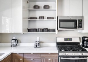 Impeccable Campbell 1BR w/W/D, Pool, Gym, walk to WF + TJ, by Blueground