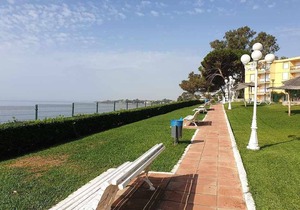 In a front line beach, totally refurbished