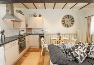 IN & OUT COTTAGE, luxury holiday cottage in Middleham