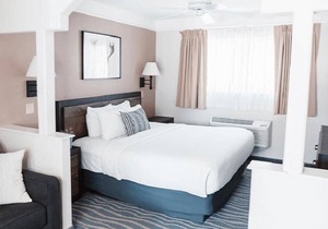 Inn at Mount Shasta, King Suite (NEW LISTING!)