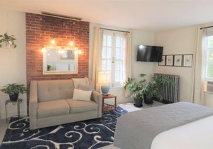 Inn at Park Spring 2 - Self Check In - Parking