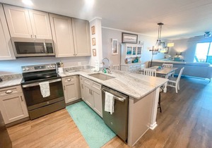 Island South 10 - Updated 2 bedroom Oceanfront top floor condo with amazing