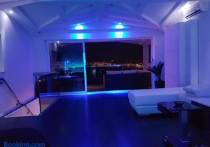 Jacuzzi Studio Apartment