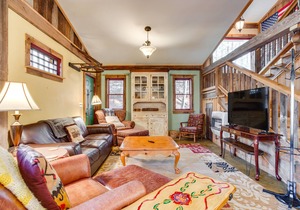 Jasper '7 Timbers' Cabin on 10 Acres w/a Creek!