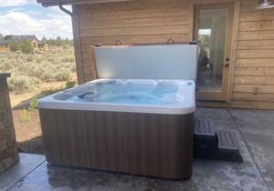Juniper Mesa at Brasada - Brand new, Gorgeous Decor, Resort Pool and Private Hot Tub