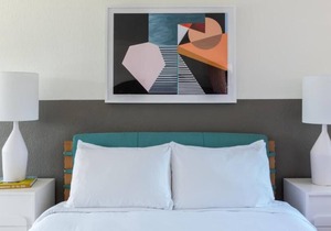 Just a brief walk to Kaiser Permanente Oakland Medical Center!