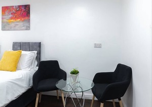 K Suites - Modern Central 2 bed Flat w/Free WIFI