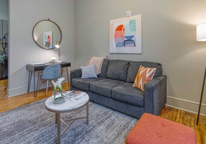 Kasa | King-Bed Open Loft Above Mast General Store | Columbia