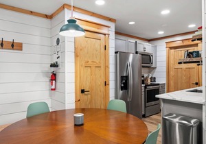 King Bed, A/C, Pickleball, Patio w/Grill