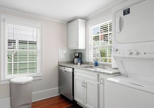 King in Five (B) | Free Parking and Close to King!