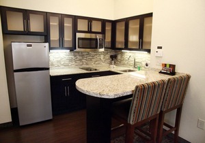 King Suite. Free Breakfast. Pool & Hot Tub. Gym. Near the Minot Air Force Base!