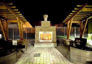 King Suite. Free Breakfast. Pool & Hot Tub. Gym. Near the Minot Air Force Base!