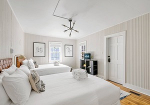 Kingdom House | Great for Large Groups!