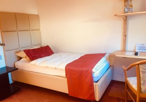 kleines Einzelzimmer - Hotel-Restaurant Zur Post