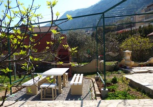 Kotor TIMI 2 - Apartment 40 meters from the beach with garden grill