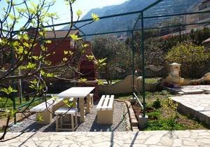 Kotor TIMI 3 - Studio Apartment 40 meters from the beach with garden grill