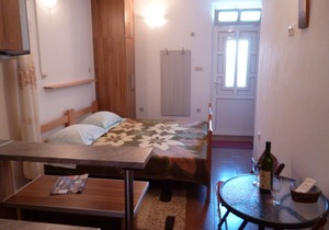 Kotor TIMI 3 - Studio Apartment 40 meters from the beach with garden grill