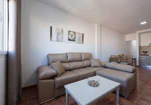 La Madera 1B Urban Home Near the Airport Wifi