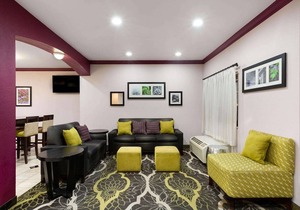La Quinta Inn & Suites by Wyndham Tulare