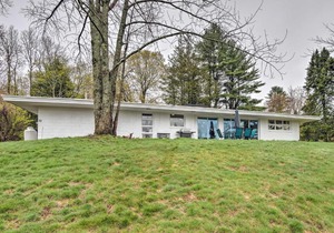 Laconia Hideaway Less Than 2 Miles to Lake Winnipesaukee!