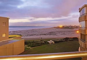 Lagoon Beach 219 by HostAgents