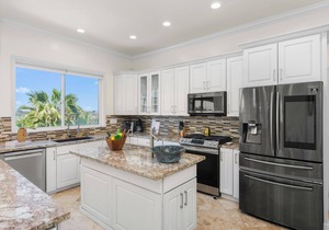 Lagoon Front Villa with a Pool C2375-0