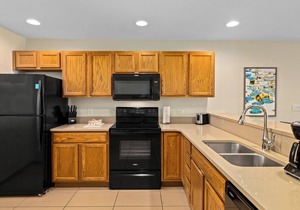 Lake of the Ozarks: 2BR Condo at Lakeside Resort w/WiFi, Pool & Watersports