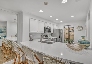 Lakefront Views ~ Golf Cart ~ Private Patio ~ Community Pool