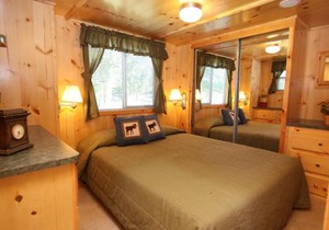 Lakeland RV Campground Deluxe Loft Cabin 11