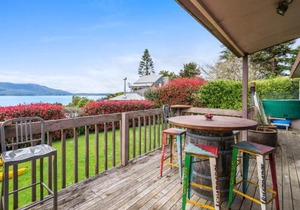 Lakeside Escape - Lake Tarawera Holiday Home