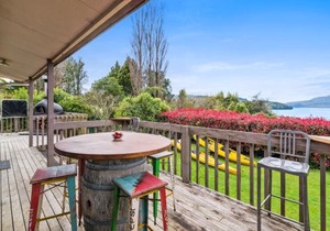 Lakeside Escape - Lake Tarawera Holiday Home