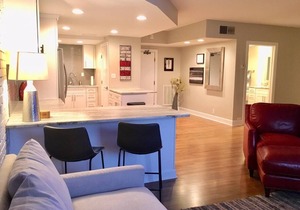 Large 1 Bedroom Condo - On Music Row - Guitar Pool