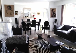 Large apartment quiet, near the port, parking, sleeps 6